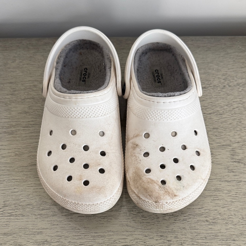 CROCS White Fur Lined Shoes Size 7
